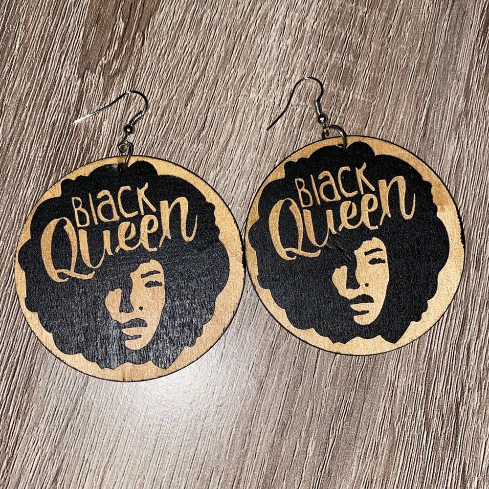 🆕 Black Queen Earrings